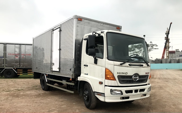 XE TẢI HINO 7 TẤN FC9JJTC THÙNG NGẮN 5.6 MÉT