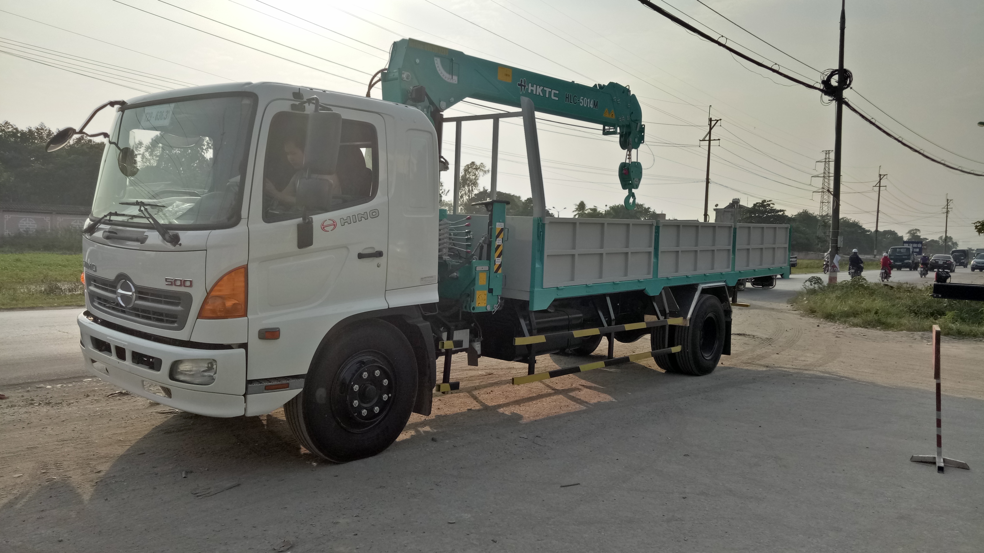 XE TẢI HINO 8 TẤN FG8JP7A GẮN CẨU UNIC 5 TẤN 4 KHÚC UR-V554