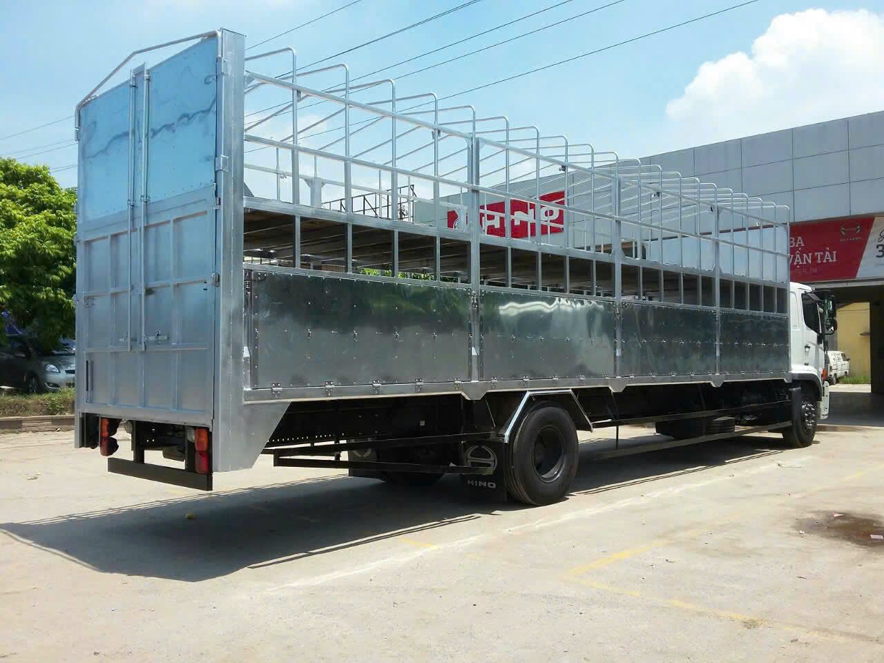 XE TẢI HINO 8 TẤN FG8JT8A-PGX THÙNG DÀI 10M